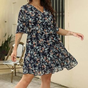 Robes décontractées dames Vente d'été Imprimé floral Holiday V Neck Looseruffle Flowy Swing Murffon Comfy Elegant Womens