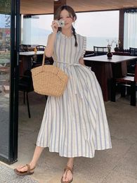 Casual jurken Lanmrem Holiday Striped Dress For Women Stand kraag mouwloze veter-up verzamelde taille 2024 Zomerkleding 2Z1248