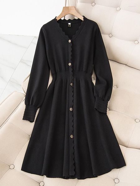 Vestidos casuales de gran tamaño Vintage Kintting para mujer elegante oficina sólido cuello en V Otoño Invierno botón suéter vestido femenino negro túnica