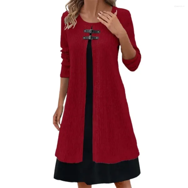 Robes décontractées Robe de conception en couches tricotée en deux pièces Midi avec boucle Décor A-ligne Silhouette pour l'automne Printemps Mode féminine