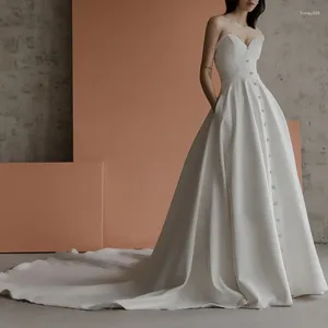 Robes décontractées Robe de mariée légère Super Fairy Hepburn Bride Tail 2024 Poitrine simple pour sortir