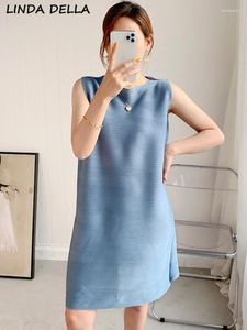 Robes décontractées Linda della créatrice de mode d'été bleu clair vintage robe plissée pour femmes