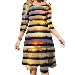 Robes Décontractées London Sunsets 002 : Reflect Soirée Robe Midi Sexy Femme Douce Une Pièce Coréenne Coucher de Soleil Crépuscule