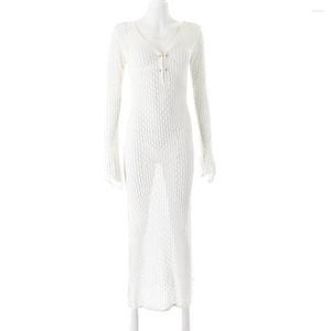 Robes décontractées Robe en tricot à manches longues Chic Col en V pour femmes Slim-Fit Dos nu Designs transparents avec évidé élégant