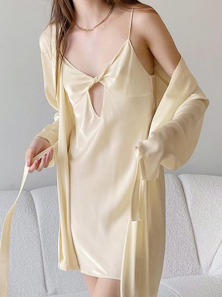 Robes décontractées Lounge Wear Chemises de nuit Champagne Sleepwear 2 Piece Set Hollow Suspender Sleeping Dress Home Suit Vintage Womens PyjamasCasual