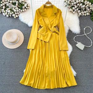 Vestidos informales de lujo y elegante vestido plisado de estilo para el traje de manga larga del traje de manga larga delgada gabardina de línea A de longitud media z3857