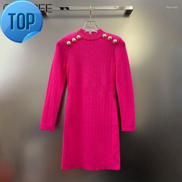 Vestidos casuales Botón de oro de lujo tejido para mujeres 2023 Diseñador de marca Vestido de suéter de manga larga Otoño Invierno Vestido Feminino