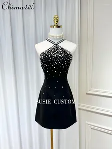 Robes décontractées en strass de luxe sans manches licou à épaule à épaule haute taille slim fit courte fête d'anniversaire robe noire pour femmes 2024 été