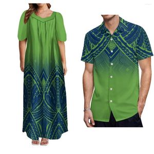 Robes décontractées Chemise boutonnée pour hommes et jupe ample à col carré pour femmes, costume de couple de style ethnique polynésien