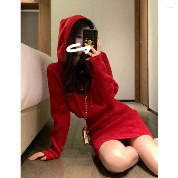 Robes décontractées Miiix Mode coréenne Rouge À Capuchon Hip Wrap Robe Femme Automne Haut De Gamme Noël Tricoté Vêtements Féminins