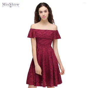 Robes décontractées détresse borgogne mini robe boho robe pour femmes manche de cap manche en dentelle courte soirée de bal de bal vestidos curto