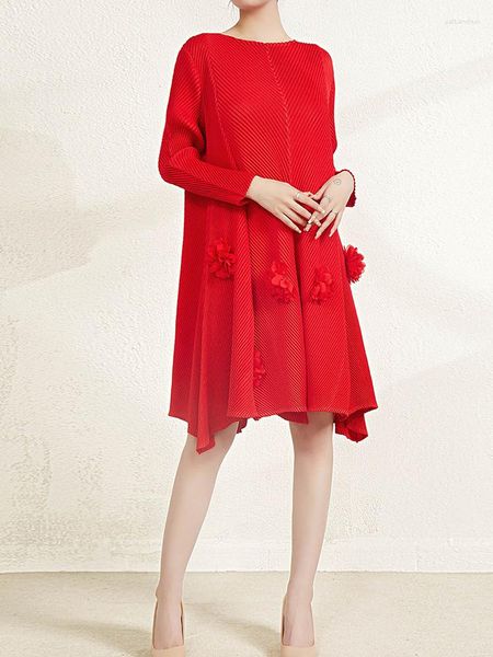 Robes décontractées Miyake 2023 col rond brodé femmes Design de mode été couleur unie Styles plissés à manches longues Type élégant