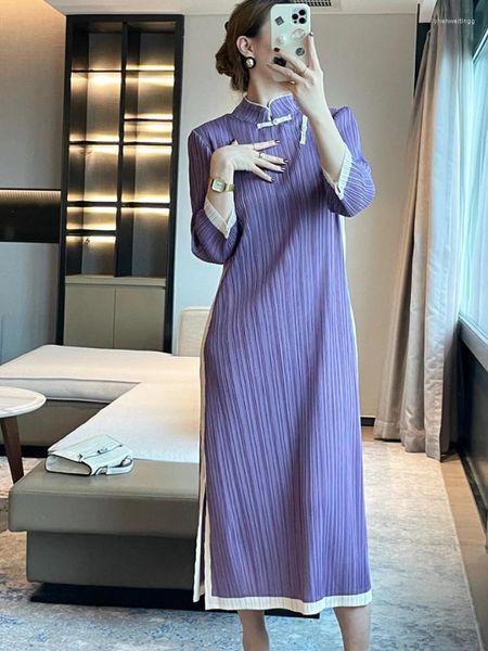 Robes décontractées Miyake plissé élégant violet amélioré Cheongsam robe de soirée femmes chinois rétro grenouille manches trois-quarts soirée mince