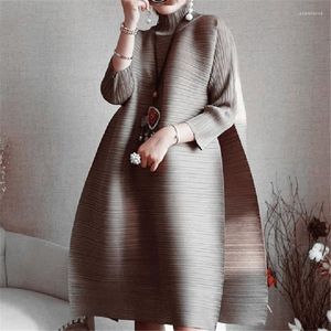 Casual Jurken Miyake Geplooide Vintage Jurk Herfst 2023 Winter Coltrui Plus Size High Fashion Esthetische Designer Vrouwen Abaya Elegant