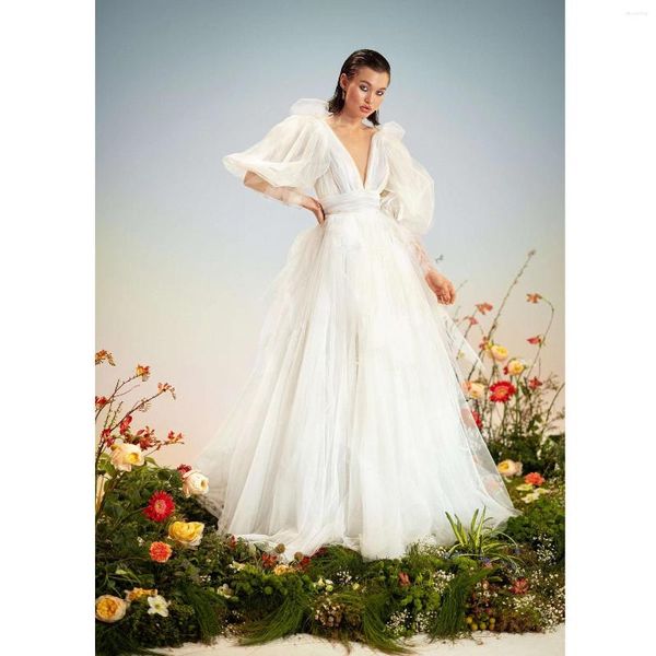 Robes décontractées Modeste Ivoire A-ligne Longues Tulle Tutu Maxi Robes Voir À Travers Pleines Manches Bouffantes Sexy Profonde Col En V Dos Nu De Mariée