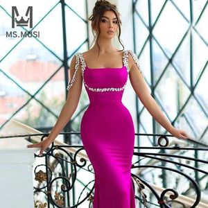 Casual jurken msmusi 2024 mode vrouwen sexy riem diamant kristal pailletten mouwloze backless bandage party club bodycon event midi jurk