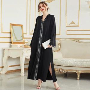 Robes décontractées à capuche musulmane arabe maxi pour les femmes automne et hiver v-col