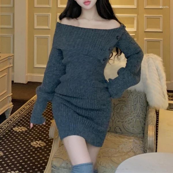 Robes décontractées Boutons à l'épaule Boutons de couleur unie Robe à manches longues Femmes 2023 Automne Mode coréenne Filetée Sexy Slim Knit Mini