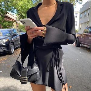 Robes décontractées Chemise officielle Soie Noir Satin Robe Slip Manches longues pour femmes Vêtements Blouse Blanc Élégant 2021 Top Maxi Automne Fal205s