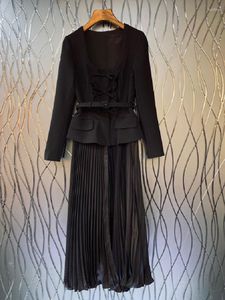 Robes décontractées Robe d'une pièce 2023 Automne Hiver Style Femmes Ceinture Poche Patchwork Manches longues Longueur mi-mollet Noir Robes plissées