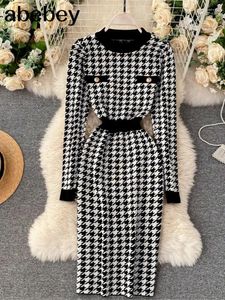 Robes décontractées Rose Houndstooth Automne Tricoté Midi Robe Dames O Cou À Manches Longues Taille Élastique Sexy Tricot Femmes Slim Pull Chaud