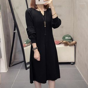 Casual jurken plus size trui zwarte gebreide jurk herfst en winter 2022 mode Koreaanse slanke puff mouw losse v-neck lange jumper vrouwelijk m77