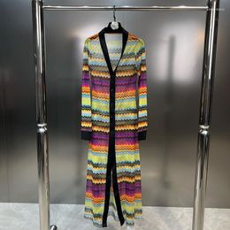 Robes décontractées Prepomp 2023 Collection automne à manches longues col en V coloré rayé maille maxi robe femmes