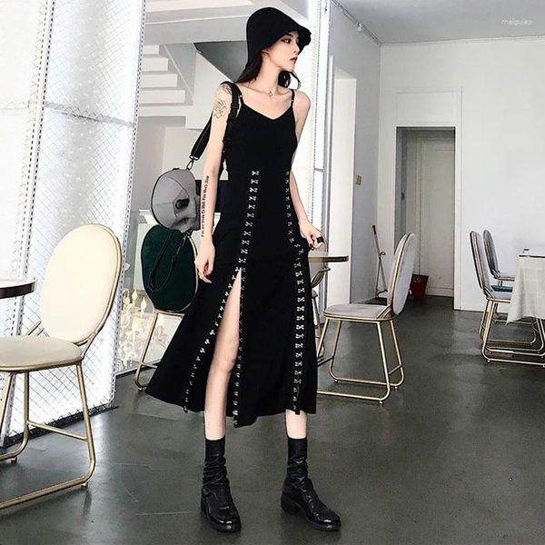 Robes décontractées punk gothiques femmes robe d'été 2024 noir sexy v-à col de fête club vestidos metal boucles