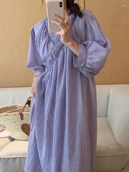 Robes décontractées Robe à col en V violette pour les femmes avec des manches de bulles de design d'été