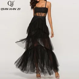 Casual jurken QHZ Designer Summer Fashion Sexy Spaghetti Riem Maxi Dress for Women Vintage Perspectief Mesh Cascading Ruffle Slim Long