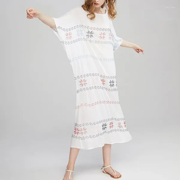 Robes décontractées Rayon broderie maxi robe femme vintage chic ô-cou batwing manche blanche floral d'été lâche de plage sexy