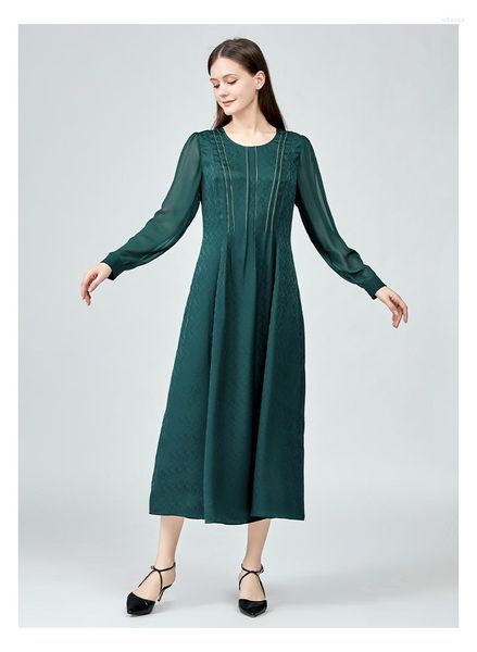 Robes décontractées Véritable soie Jacquard O-cou à manches longues Ligne lumineuse Décoration Rafraîchissant Sauvage Malachite Robe verte AE1265