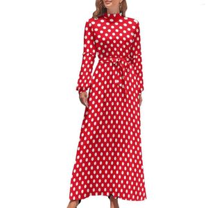 Robes décontractées Robe à pois rouge et blanc col haut col haut rétro imprimé design plage manches longues vêtements de rue maxi vêtements kawaii