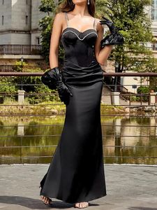 Casual jurken sexy diamanten spaghetti riem maxi jurk vrouwen zwarte mouwloze plooien ontwerpen met handschoenen lange cocktailavondfeest