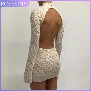 Vestidos casuales Sexy ahueca hacia fuera el suéter sin espalda para las mujeres cuello alto 2023 invierno ceñido al cuerpo de punto Mini vestido de manga larga Top Polluvers