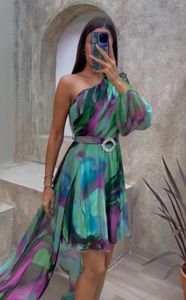 Robes décontractées Sexy épaule inclinée courte bal à manches longues haut-bas asymétrique vert robe imprimée mode vacances plage robes de fête