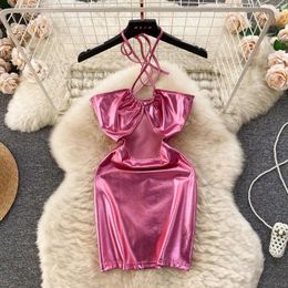 Robes décontractées Sexy PU Cuir Halter Cou Sangle Robe Fille Creux Out Dos Nu Serré Moulante Courte Femmes Night Club Sparkly