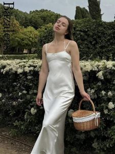 Robes décontractées Sexy Satin Halter Party Elegant blanc Bandage Bandles sans robe midi