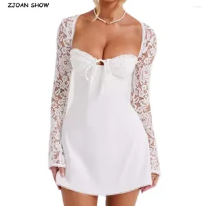 Robes décontractées Sexy Blanc Épissé Dentelle Fil Poitrine Corset Style Mini Robe Femmes À Manches Longues Bandage Croisé Laçage Dos Bow Party Skater