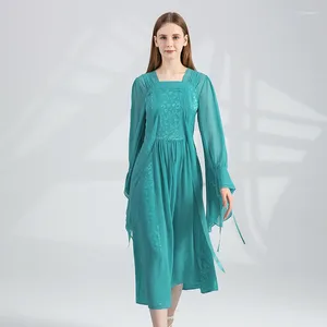 Vestidos casuales Seda 22 Momme Sky Blue Jacquard Cuello cuadrado Mujeres Flare Manga larga Contraste Georgette Patch Vestido de mujer AY262