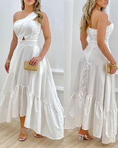 Robes décontractées Skmy une épaule robe sans manches 2023 vêtements d'été évider élégant soirée blanche pour les femmes chic