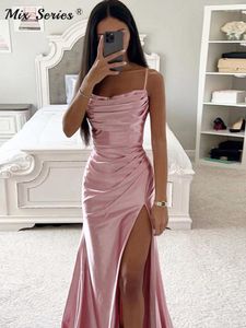 Casual jurken Solid Satin Backless Side Split Maxi Dress Women 2023 Zomer sexy slanke off -schouder ruches bodycon vrouwelijke feestavond