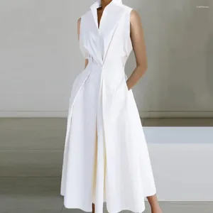 Robes décontractées Détails de plis épissés Robe Midi élégante avec bouton de revers Détail Taille haute A-ligne Silhouette fonctionnelle pour les femmes