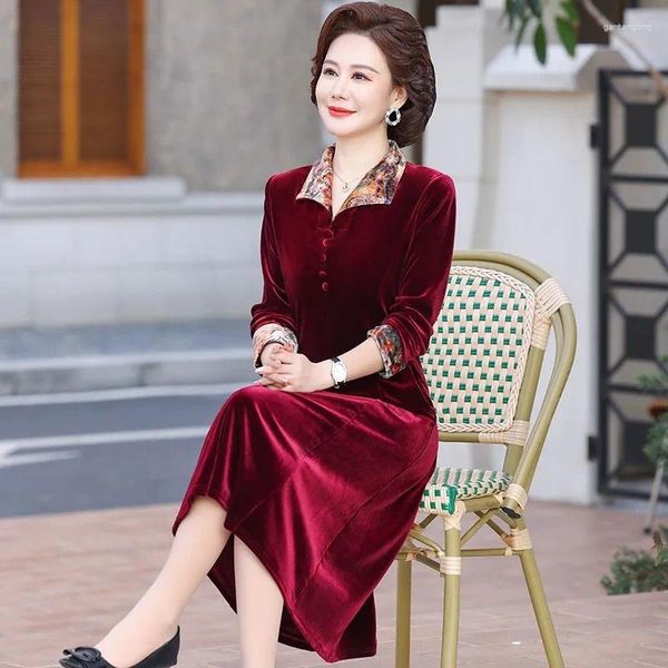 Robes décontractées printemps a-line velvet robe rouge pour les femmes de la robe élégante du bureau de la dame collier robe de créateur rétro design de fête de fête