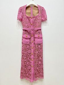 Casual jurken Springstijl in water oplosbare kanten kanten gesplitste korte mouw sexy roze vrouwen midi bloemen uitgehold uit