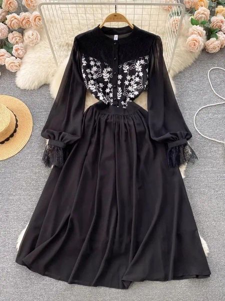 Robes décontractées Printemps Été Élégant Fleur Broderie Patchwork Noir Robe En Mousseline De Soie Femme Stand Manches Longues Dentelle Garnitures Midi Robe Robes