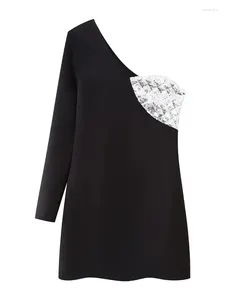 Robes décontractées de printemps d'été filles courtettes de style club dames paillettes de mode cols diagonaux noire mini robe