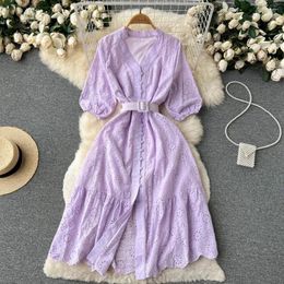 Robes décontractées Spring été Femmes V-Neck Tree Quarter Mancheve Belt Slim Single Breasted Long Robe Vintage Broidery Cotton Blend