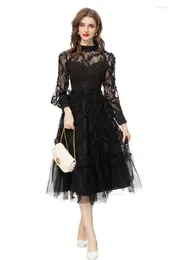 Vestidos casuales El Spring Womem's de alta calidad plisado de encaje negro Mesh elegante Slim Hermosa fiesta Vintage Midi Vestido 2024