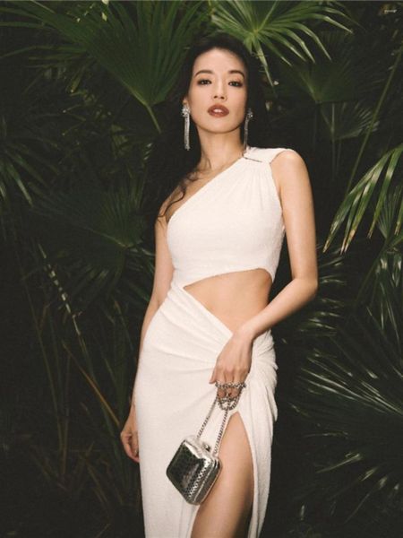 Robes décontractées Star Shu Qi même style blanc éclairé en vigueur